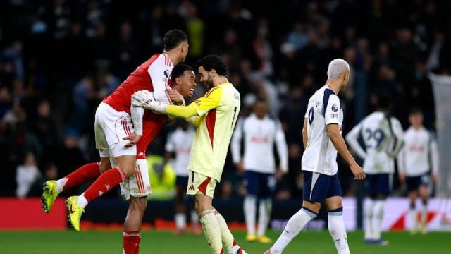 天天盈球在线-【英超】埃泽与“水货”梅开，阿森纳4比1双杀热刺